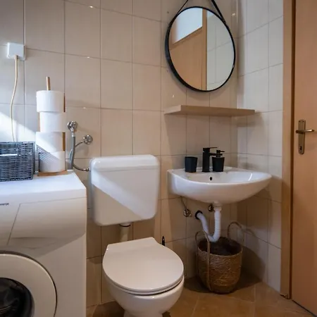 Mialu Apartman *