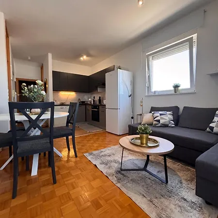 Vilmaris Apartman Biograd Na Moru